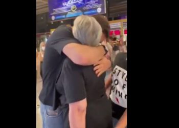 (ვიდეო) ლაშა ბექაურმა დანაპირები აასრულა და ემიგრაციიდან ბებია დააბრუნა