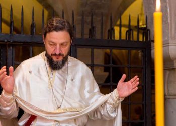 “წამლის სითხეში ვეძებთ ჩასახლებულ ეშმაკს, არადა ის ჩვენშია…” – მამა იოანე ხელაია