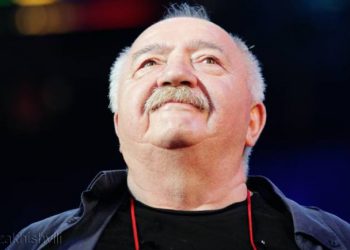 “ფრთხილად! გემუდარებით, ფეხი არ შედგათ – განავალში ჩაგახრჩობენ!” – რობერტ სტურუა