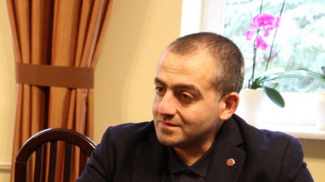 „თქვენი ქურდულის და თქვენი მენტალობის დედას ვთხ***“ – გიორგი გამსახურდია