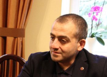 „თქვენი ქურდულის და თქვენი მენტალობის დედას ვთხ***“ – გიორგი გამსახურდია