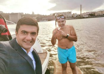 “ორი მიშა ტანსაცმლით და ტანსაცმლის გარეშე”- მიხეილ სააკაშვილი ფოტოს აქვეყნებს