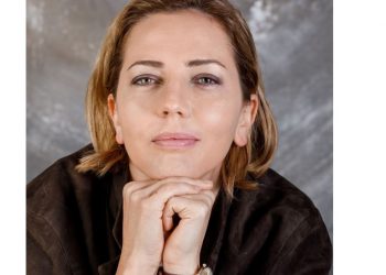 თუ რამეში გამოადგება ჩემი საერთაშორისო სამართლებრივი ცოდნა და გამოცდილება, მზად ვარ, დიდება დედოფალს – ანა დოლიძე