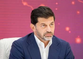 მინ­და, სი­ხა­რუ­ლით და სი­ა­მა­ყით გა­უ­წყოთ… ვფიქ­რობ­დი, რო­გორ და­მე­წყო სა­უ­ბა­რი თე­მა­ზე, რო­მე­ლიც ჩემი ოთხწ­ლი­ა­ნი მე­რო­ბის გან­მავ­ლო­ბა­ში, ალ­ბათ, ერთ-ერთი ყვე­ლა­ზე ემო­ცი­უ­რია – კალაძე