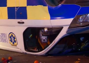 სასწრაფოს მანქანა, რომელსაც კოვიდინფიცირებული კლინიკაში გადაყავდა, ავარიაში მოყვა – როგორია დაშავებულების ჯანმრთელობის მდგომარეობა