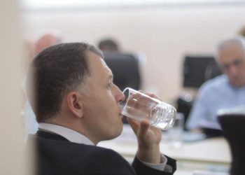 “ვისაც დაგავიწყდათ დაგეხმარებით…” – გიორგი ფხაკაძე