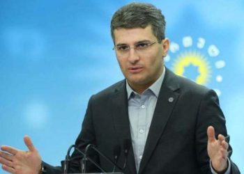 “დღე, როდესაც პოლიტიკოსსაც კი გექმნება ილუზია, რომ ყველას უყვარხარ…” – რას წერს მამუკა მდინარაძე სოციალურ ქსელში