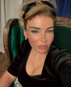 (ფოტო) "გულწრფელად უპასუხეთ ამ კითხვას" - მაია ასათიანი კრიტიკოსებს მიმართავს