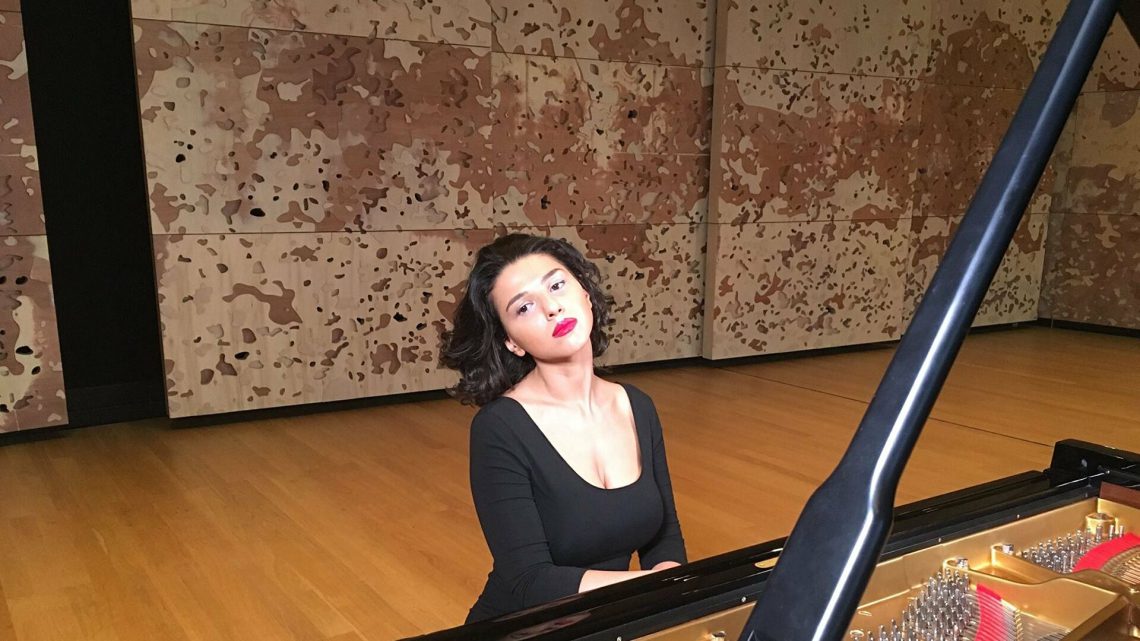 „გთხოვთ, შეწყვიტეთ ომი” – ხატია ბუნიათიშვილის მიმართვა