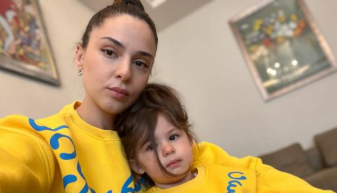 “აისა თვითონ დაირქვა“ – სოფო ნიჟარაძე შვილის ფოტოებს აქვეყნებს