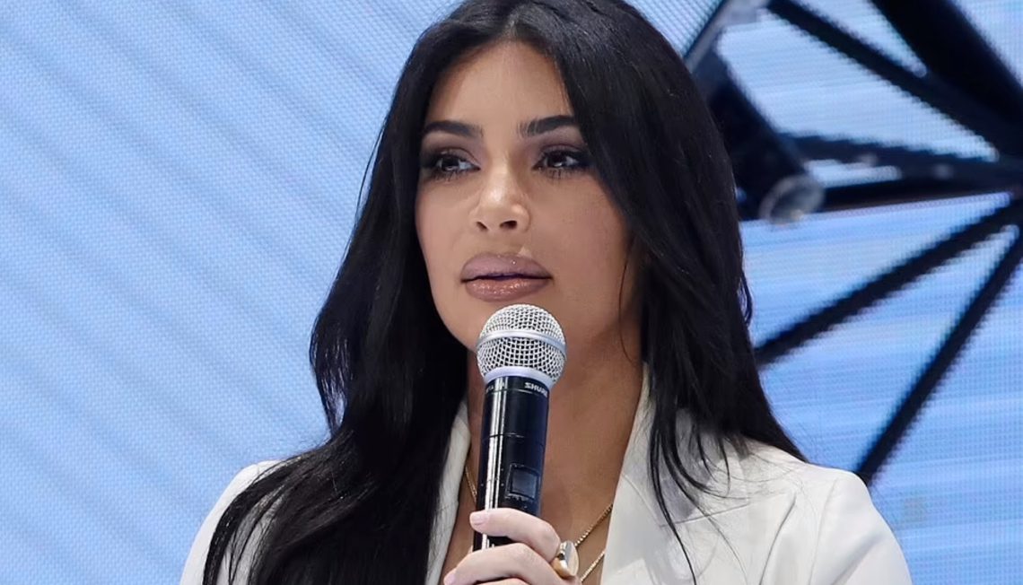 კიმ კარდაშიანი ამერიკის პოლიტიკოსებს მიმართავს: „გვერდით გადადეთ პოლიტიკა და პირველ ადგილას ბავშვები დააყენეთ!”