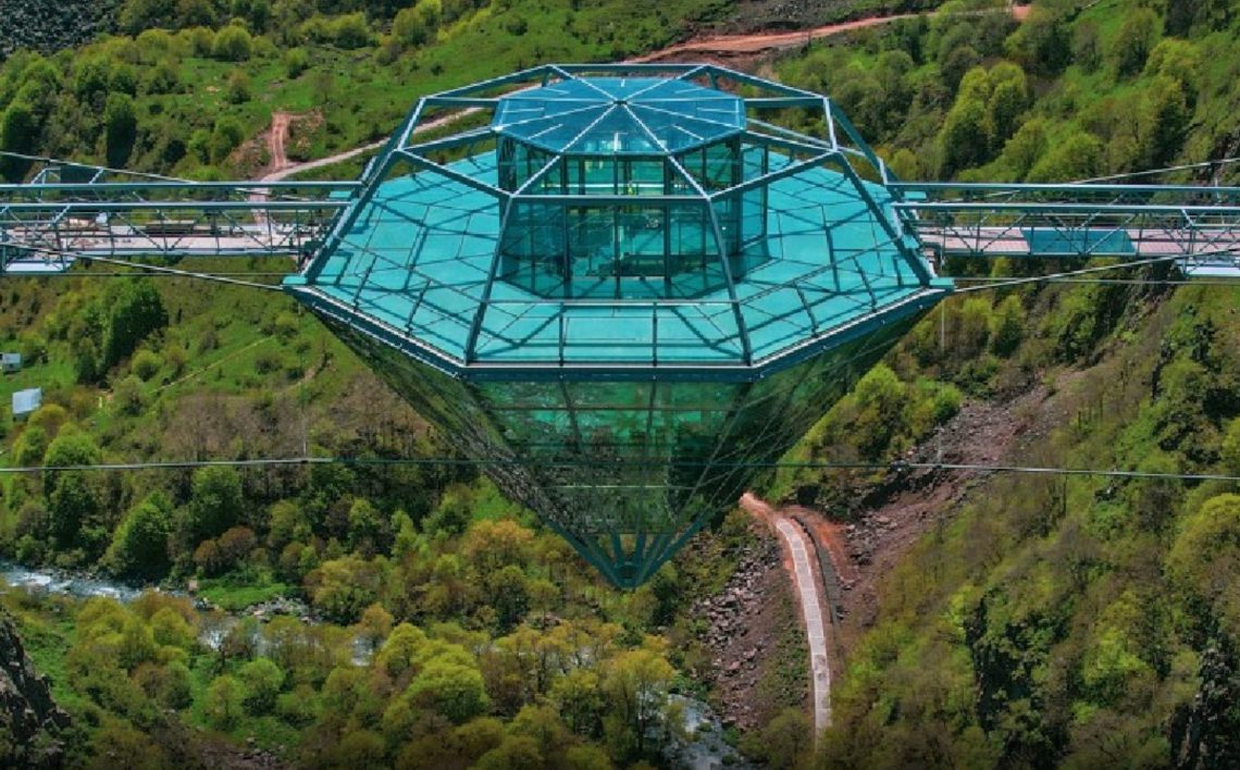 წალკის კანიონის ხიდზე დაკიდებული შუშის კაფე-ბარი გინესის რეკორდების წიგნში შევა