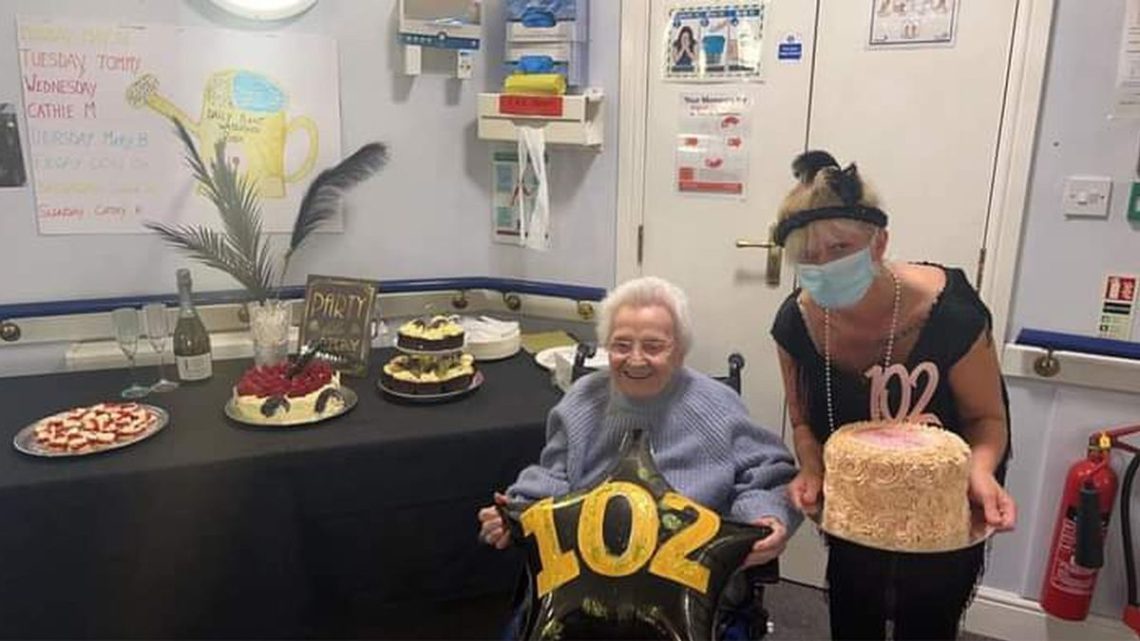 102 წლის ქალი ამბობს რომ დღეგრძელობის საიდუმლო მეუღლის გარეშე ყოფნაა