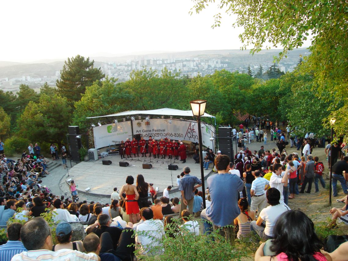 Art-გენის ფესტივალი „სუხიშვილების“ კონცერტით გაიხსნება