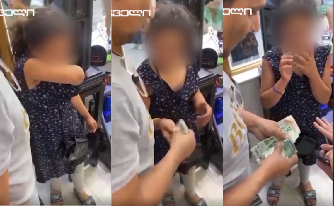 🎥VIDEO: არასრულწლოვანი ქურდი თბილისის ცენტრში ტურისტებს ფულს პარავს