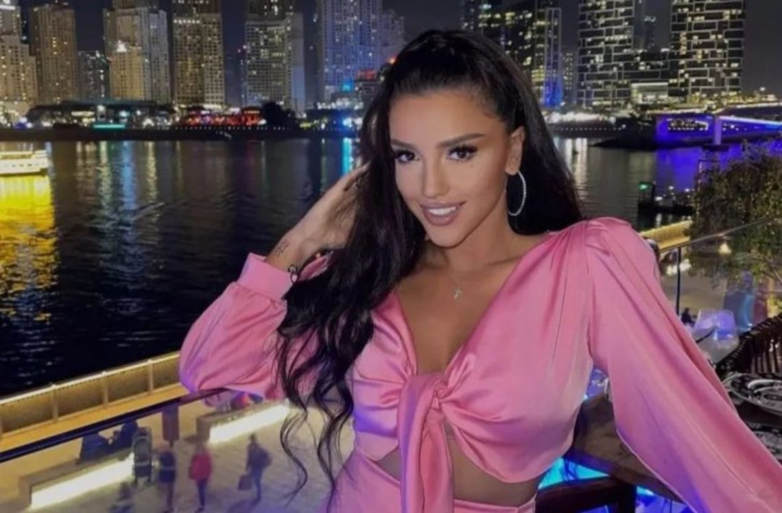 ნუცა ბუზალაძე დუბაიდან ახალ ფოტოებს აქვეყნებს