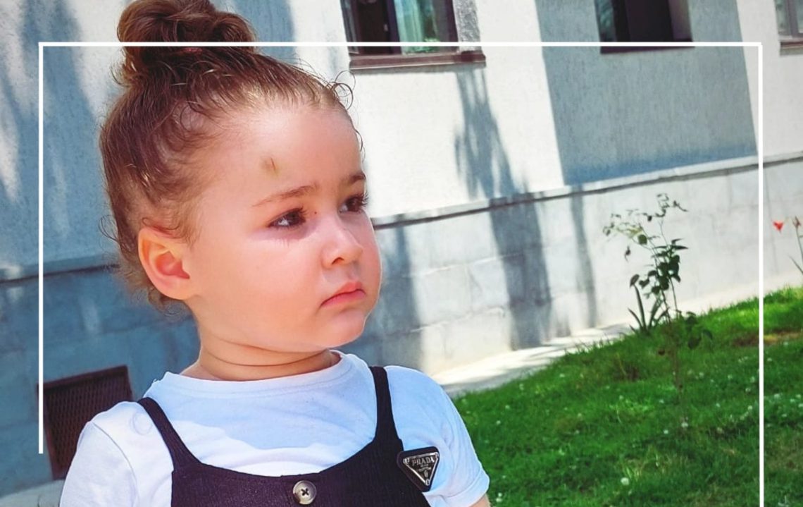 კორპუსის აივნიდან 4 წლის გოგონა გადმოვარდა და დაიღუპა