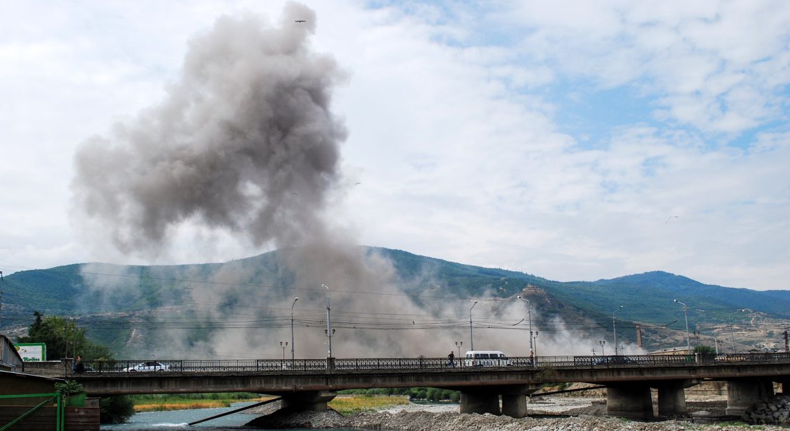📷 ფოტოგრაფმა გორის დაბომბვის აქამდე უცნობი ფოტოები გამოაქვეყნა