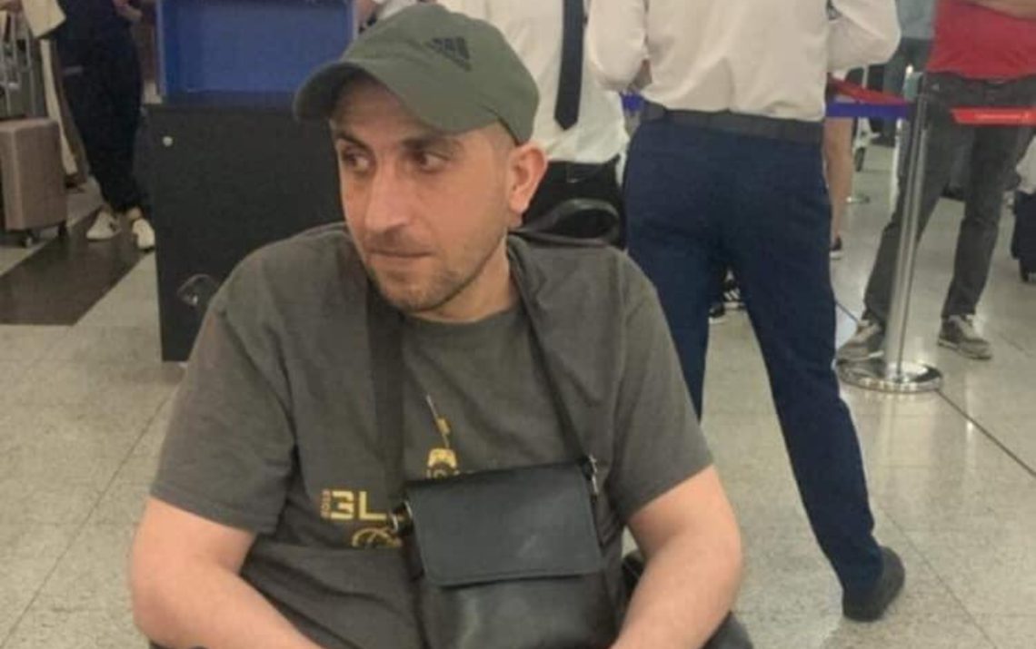 “ეს ბიჭი ქუჩაში დააგდეს საფრანგეთში, გააზიარეთ ძალიან გთხოვთ…”-ემიგრანტი შველას ითხოვს