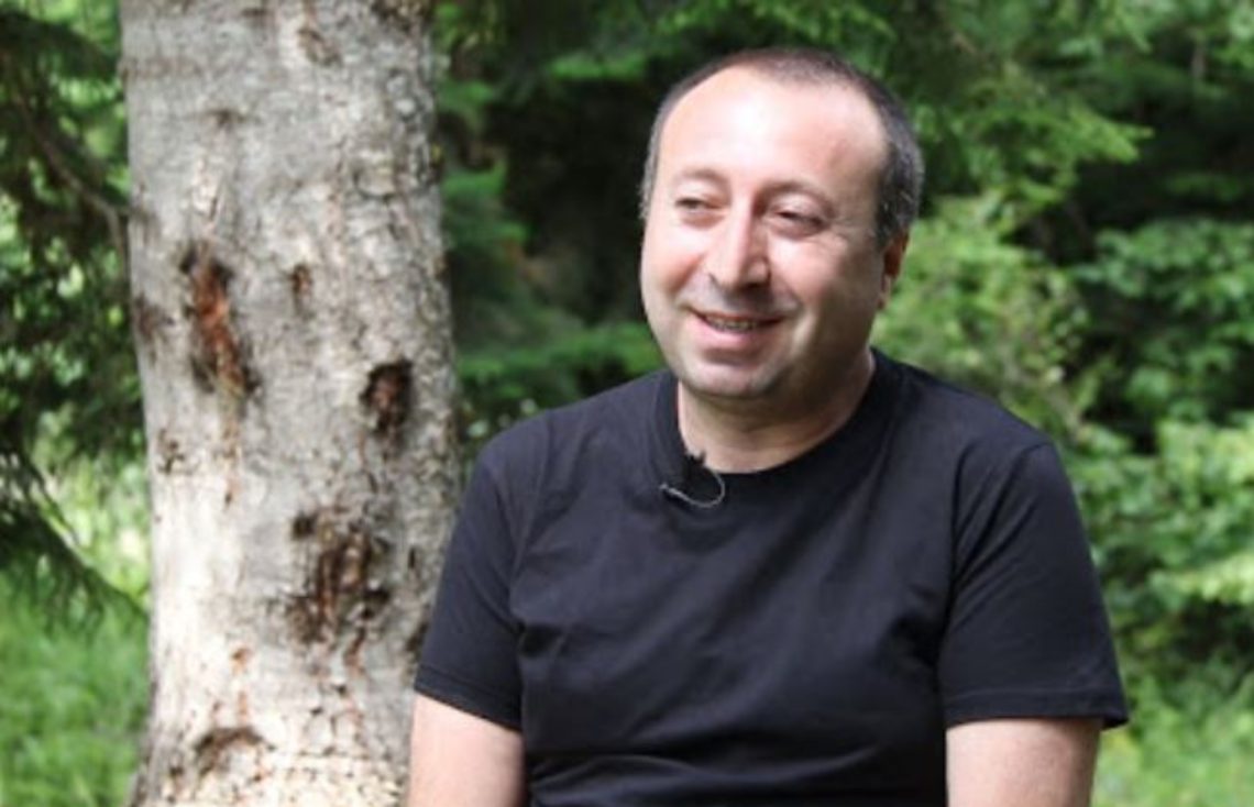 “ვიღაცები წერენ, ის მძევლები უნდა გავაცნოთ ქვეყანას და კომედი შოუებში უნდა ვატაროთ ქუთაისიდანო” – დათო ლიკლიკაძე