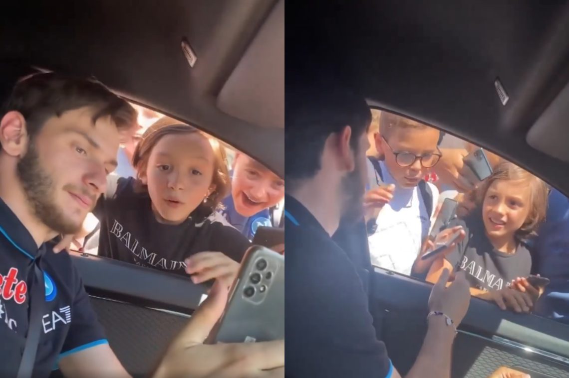 🎥ვიდეო: ასეთი ჟრიამულით ხვდებიან ნეაპოლელი ბავშვები ხვიჩა კვარაცხელიას