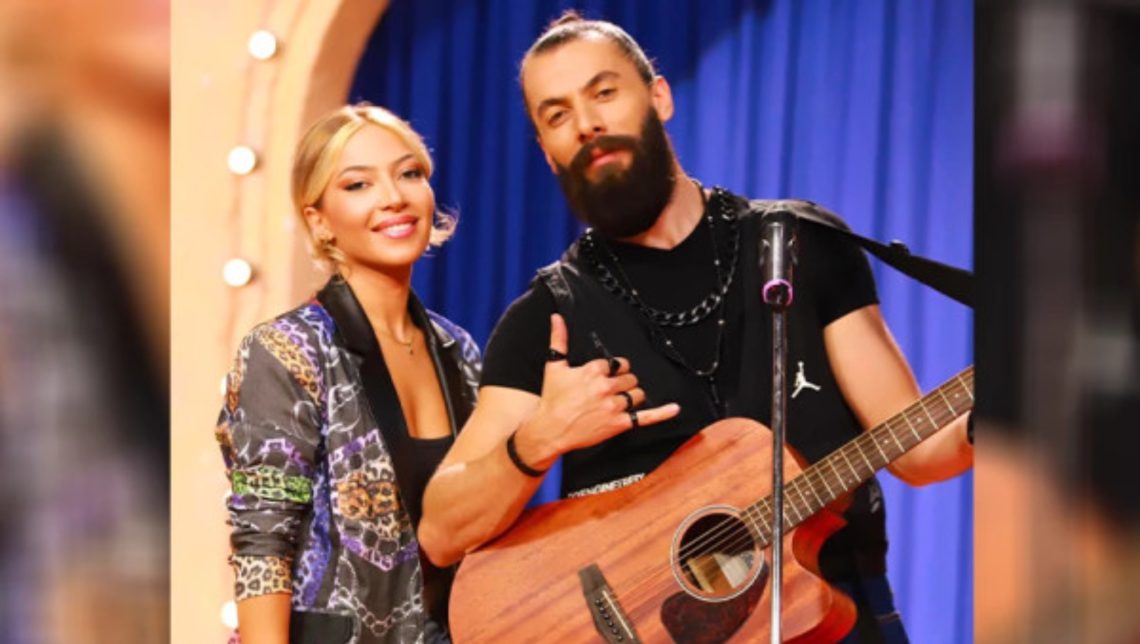 გიორგი გილიგაშვილი დასთან ერთად ამღერდა