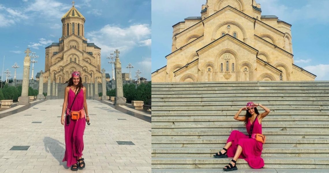 თურქული სერიალების ვარსკვლავი ებრუ შაჰინი საქართველოშია – მსახიობი სამების ტაძართან გადაღებულ ფოტოებს ავრცელებს