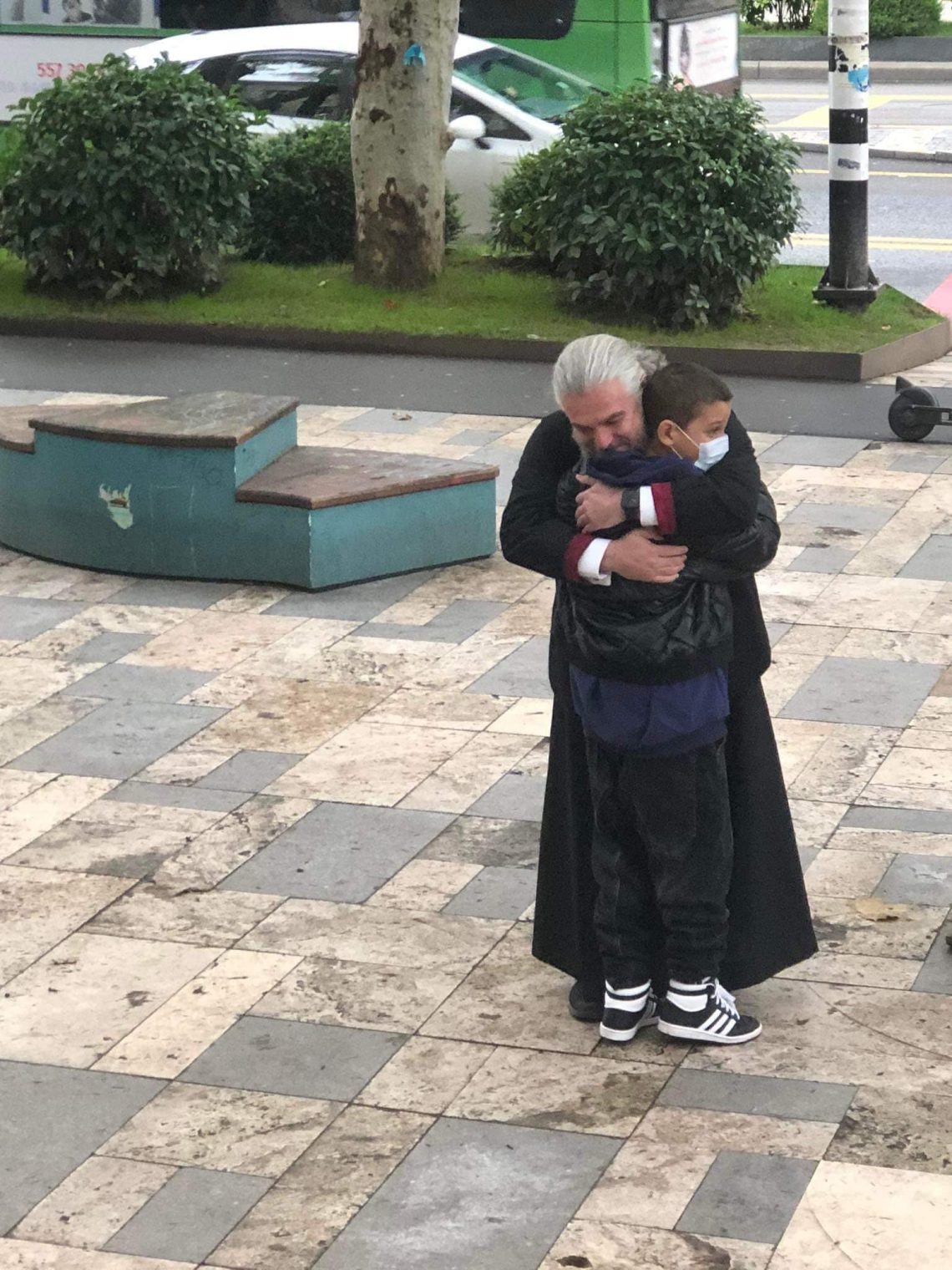 მამა შალვა 13 წლის ლაზარეს შეხვდა (ფოტო)