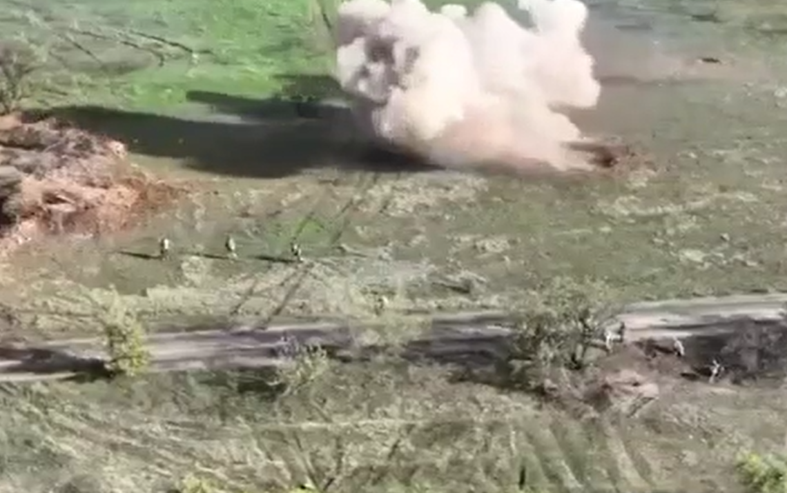 სუსტი გულის მქონეებმა ეს ვიდეო არ უნდა ნახონ – გავრცელდა კადრები, სადაც ქართულმა ლეგიონმა რუსი ოკუპანტები გაჟლიტა