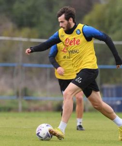 ფოტოები: ხვიჩა კვარაცხელიამ "ნაპოლში" ვარჯიში განაახლა