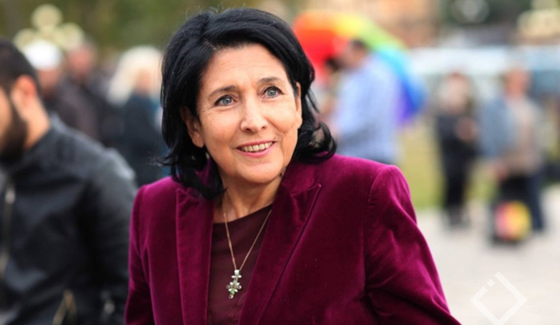 ნახეთ რა ლამაზი შვილიშვილი ჰყავს სალომე ზურაბიშვილს