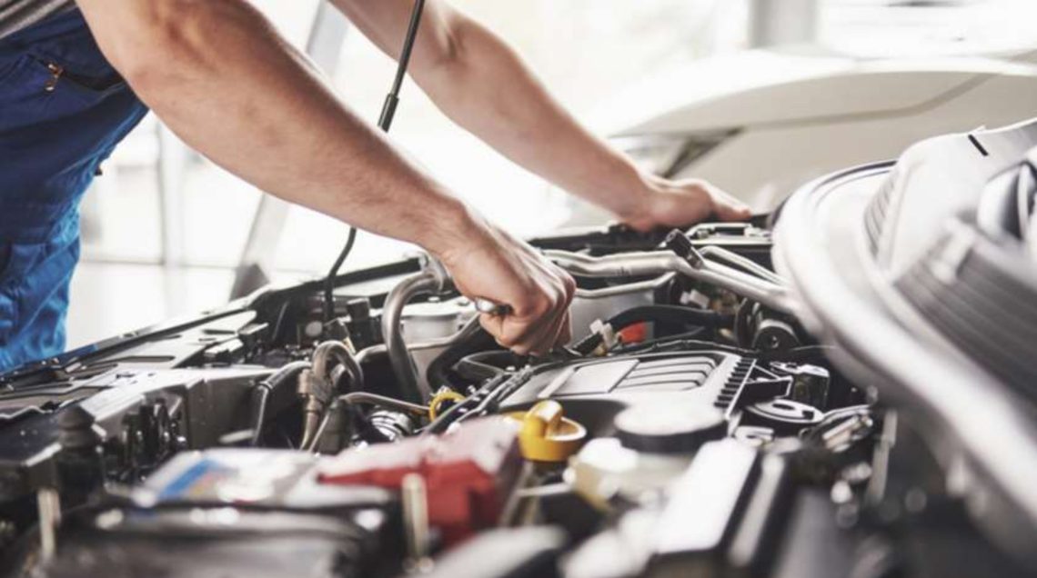 მართვის მოწმობის აღების მსურველებს ავტომობილების ტექნიკურ შემოწმებაშიც გამოცდიან