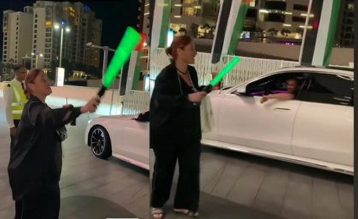 🎥ნანუკა გულუა დუბაიში, ავტოსადგომის მორიგეს ნაცვლად, მოძრაობას არეგულირებს