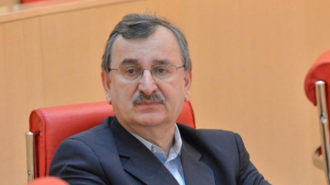 მედია და სოციალური ქსელები უცენზურობამ წალეკა – რას წერს რომან გოცირიძე