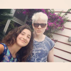 ვინ არის გოგო, რომელიც ქართულმა სასამართლომ ბიძინა ივანიშვილის ძმის კანონიერ შვილად ცნო - უცნობი ფაქტები ალექსანდრე ივანიშვილის ოჯახზე