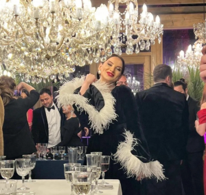 ფოტო: რატომ შეიკრიბნენ ცნობილი სახეები ერთად - შოუბიზნესის ფორუმი „გარდენია შევარდნაძეში“