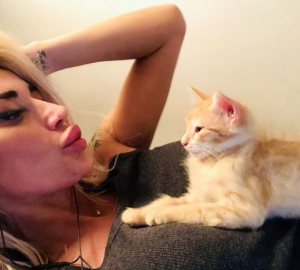 რატომ გაქრა ეკრანებიდან ნინა წკრიალაშვილი? – ნახეთ, სად არის და როგორ გამოიყურება მომღერალი?