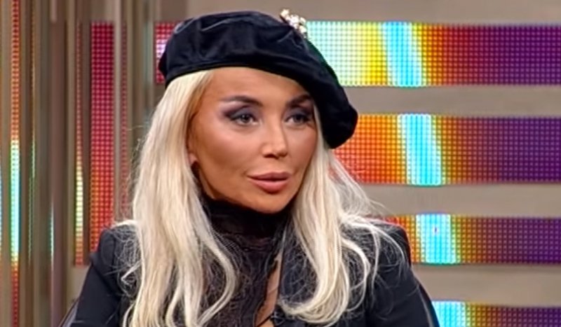 რატომ გაქრა ეკრანებიდან ნინა წკრიალაშვილი? – ნახეთ, სად არის და როგორ გამოიყურება მომღერალი?