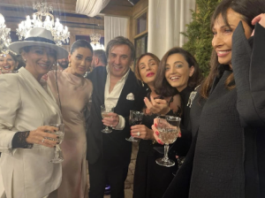 ფოტო: რატომ შეიკრიბნენ ცნობილი სახეები ერთად - შოუბიზნესის ფორუმი „გარდენია შევარდნაძეში“