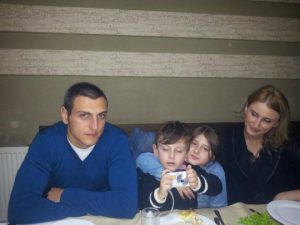 მაგდა პაპიძის დამ დის ოჯახის ცხოვრების ამსახველი ფოტოები გამოაქვეყნა