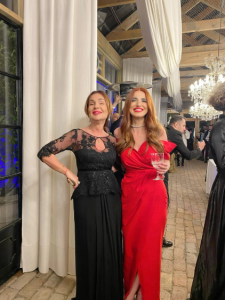 ფოტო: რატომ შეიკრიბნენ ცნობილი სახეები ერთად - შოუბიზნესის ფორუმი „გარდენია შევარდნაძეში“