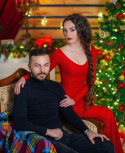 როგორ ხვდებიან ახალ წელს და როგორია განწყობა ცნობილი ქართველების ოჯახებში – ნახეთ ფოტოები