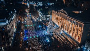 "ორჯერ მოვხვდი რუსთაველის გამზირზე და უგემოვნო განათებით გამოტენილი ამ სიგრძე გამზირი გულისრევას იწვევს... " - რას წერს მაკა ჩიჩუა