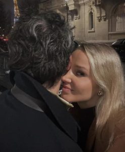 "საშობაო არდადეგები" - ნახეთ სად ისვენებენ კახი კალაძე და ანუკი არეშიძე