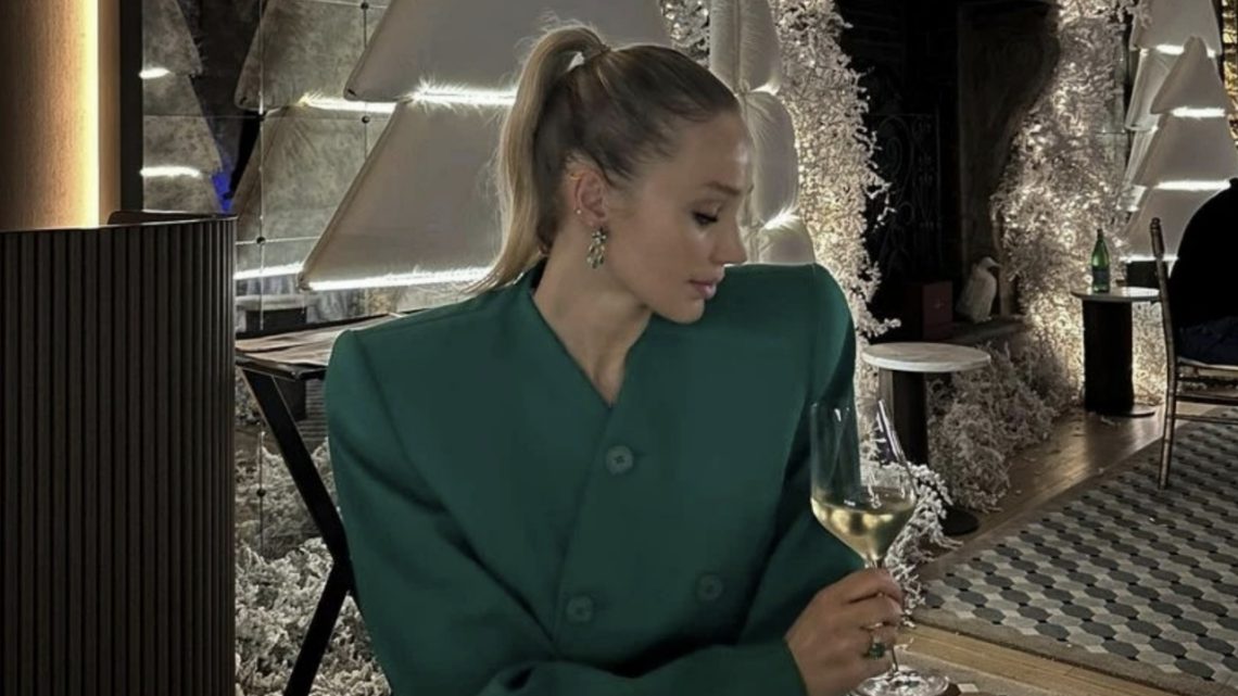 ანუკი არეშიძის საახალწლო ფოტოსესია – დაათვალიერეთ დიზაინერის უახლესი ფოტოები