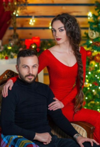 “ულამაზესი წყვილი” – ნახეთ ნანა სტამბოლიშვილის და მისი მეუღლის საახალწლო ფოტოსესია