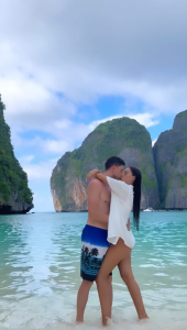 “ზღაპრული თაფლობის თვე” – ნახეთ როგორ ისვენებს მოდელი მარიამ გველესიანი მეუღლესთან ერთად ტაილანდში