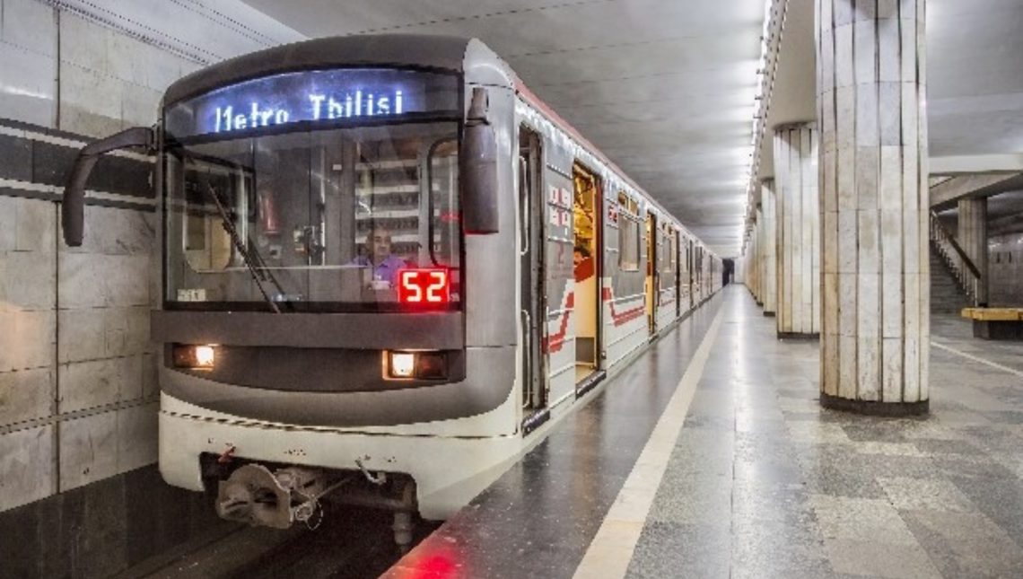 “უცნობმა ბიჭმა გამაჩერა მგონი რაღაც ამოგაცალესო” – რა მოხდა თბილისის მეტროში