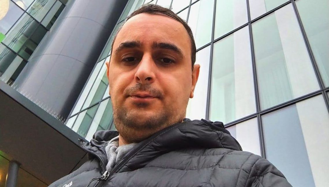 “17 საათია პნევმონიის სიმპტომებით, მაღალი სიცხით ემერჯენსის რიგში ვდგავართ…ქართულ ჯანდაცვის სისტემაზე ხმა არავინ ამოიღოს!” – ჟურნალისტის საგანგაშო პოსტი