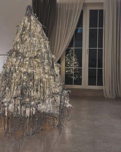 ნახეთ როგორ განსხვავებულად მორთო ქრისტინე იმედაძემ ნაძვის ხე